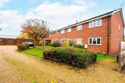 1 bedroom flat for sale, Ferndown Court, Guildford, GU1