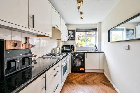 1 bedroom flat for sale, Ferndown Court, Guildford, GU1