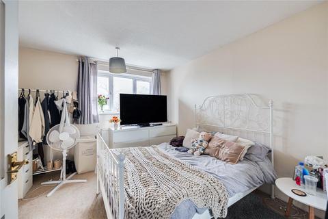 2 bedroom house to rent, Derwent Rise, Flitwick