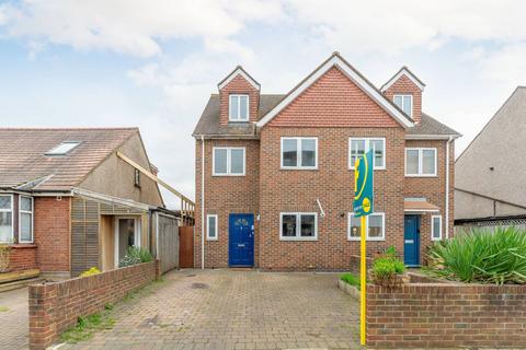 Claremont Avenue, Motspur Park, New Malden, KT3