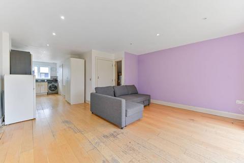 4 bedroom house for sale, Claremont Avenue, Motspur Park, New Malden, KT3