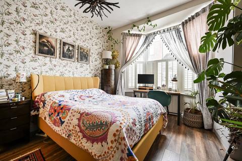 2 bedroom flat to rent, Munster Road, Fulham, London, SW6
