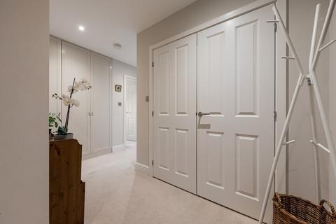 2 bedroom apartment for sale, High Road, Loughton, IG10