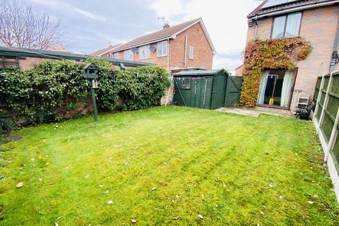 1 bedroom semi-detached house for sale, Sandway Drive, Camblesforth, Selby