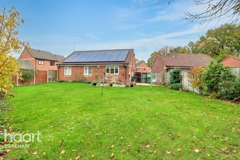 3 bedroom bungalow for sale, Maple Drive, Necton