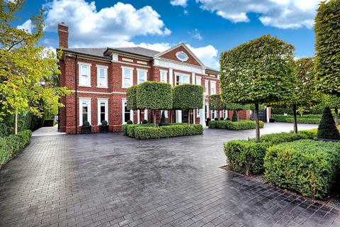 6 bedroom detached house for sale, Sylvan Avenue, Hornchurch, RM11