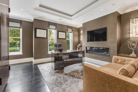 6 bedroom detached house for sale, Sylvan Avenue, Hornchurch, RM11