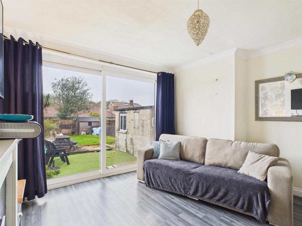 CAM02295 G0-PR0342-STILL004.jpg