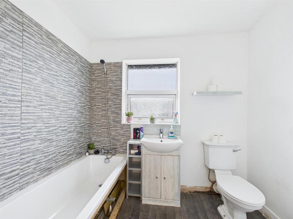 CAM02295 G0-PR0342-STILL008.jpg