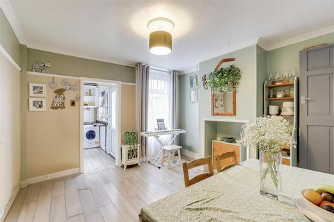3 bedroom terraced house for sale, Watnall Road, Hucknall NG15