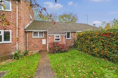 undefined, Meadway, Buckingham, MK18 1BL