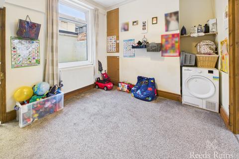 4 bedroom terraced house for sale, Gladstone Street, North Yorkshire YO12