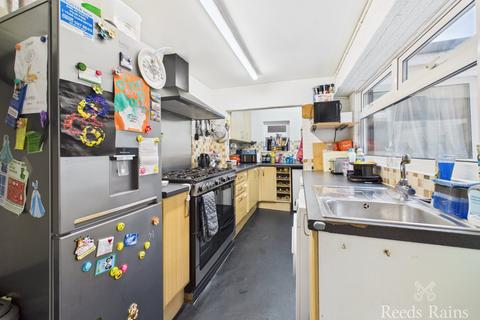 4 bedroom terraced house for sale, Gladstone Street, North Yorkshire YO12