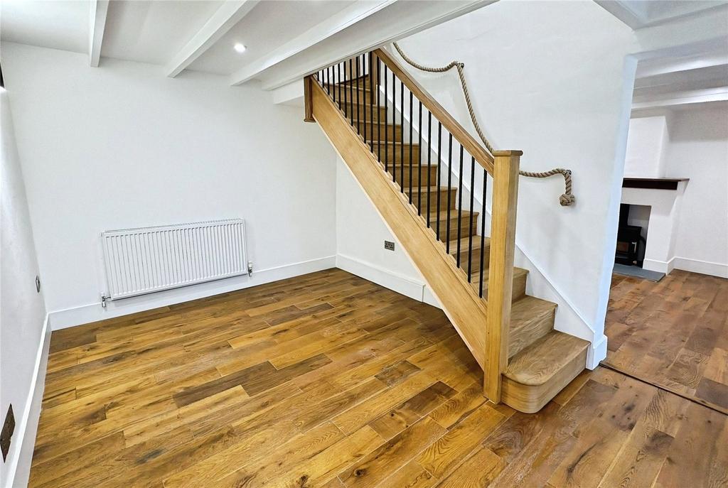 Snug/Dining Room