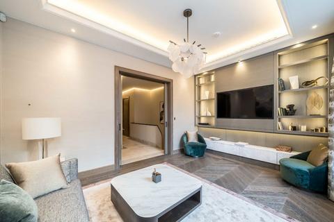 2 bedroom flat to rent, Chesterfield Hill, London W1J