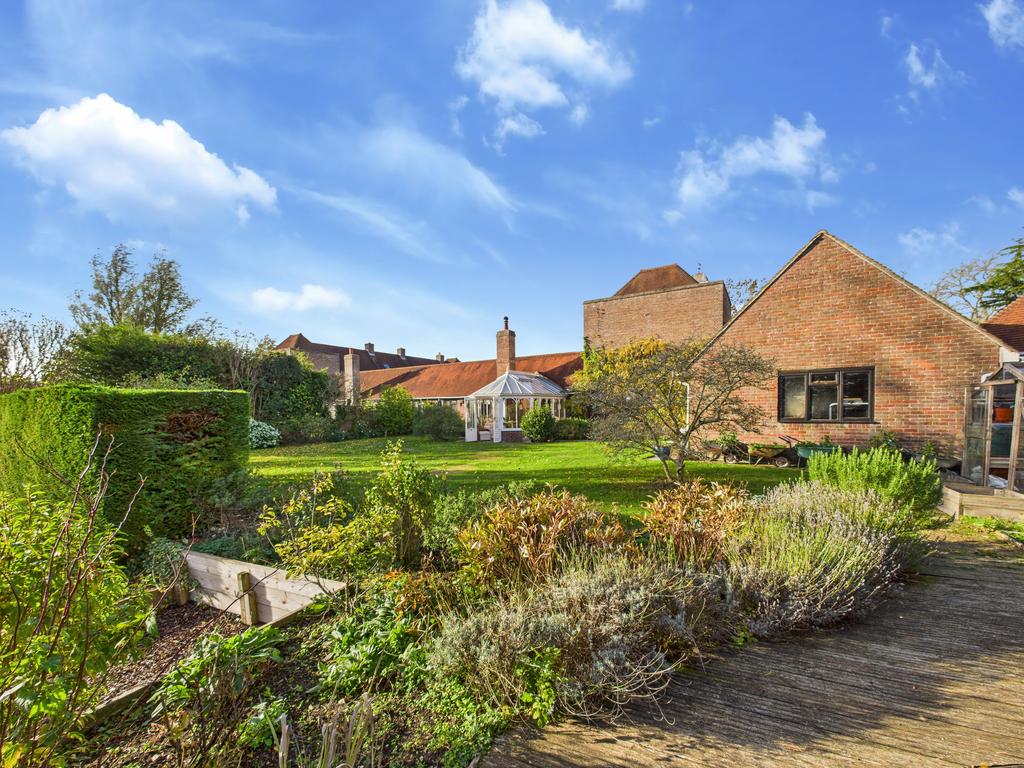 Garden & Garage