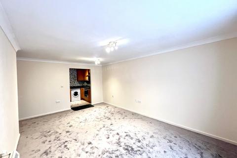 2 bedroom flat to rent, Douglas Road, Stanwell TW19