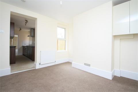 2 bedroom maisonette to rent, Richmond Road, Staines-upon-Thames, TW18