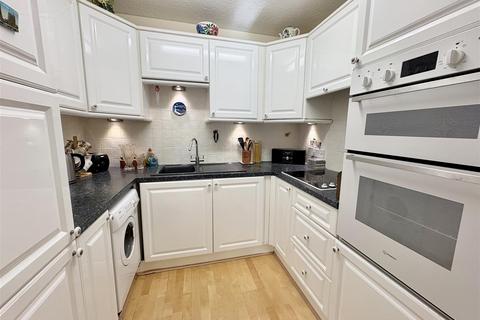 1 bedroom retirement property for sale, Fairfield Road, Eastbourne