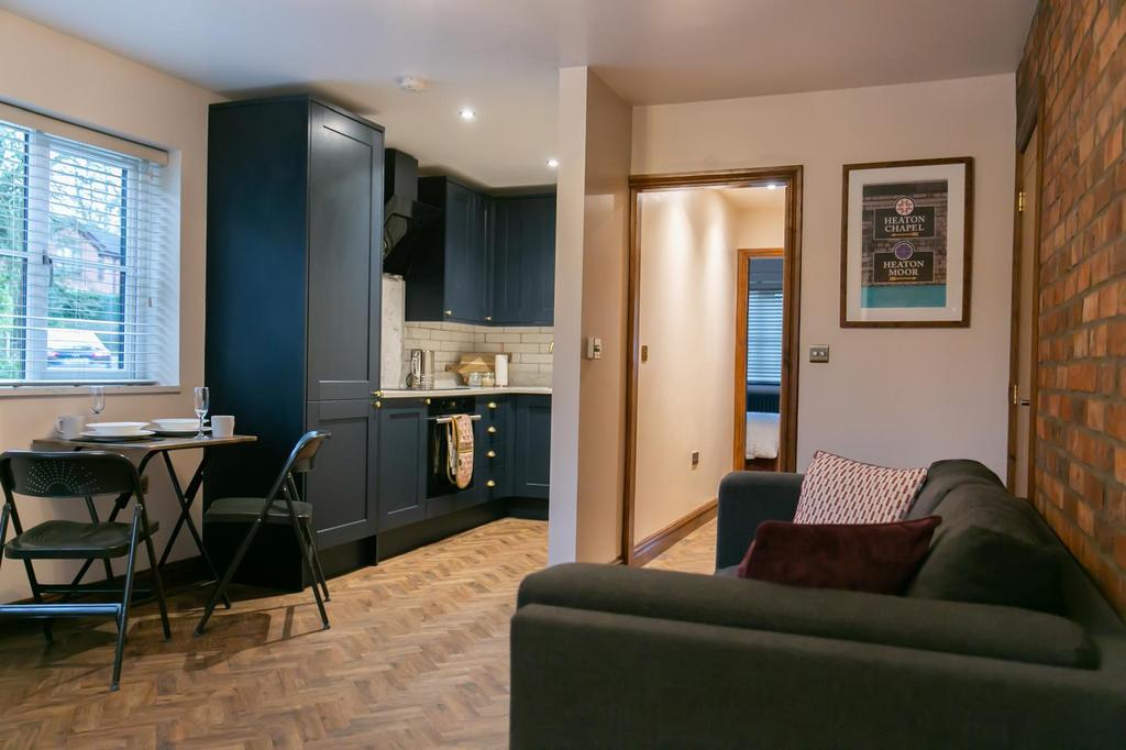 Lounge kitchen .jpg