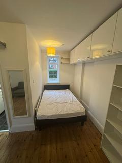 Studio to rent, Oakeshott Avenue, London N6