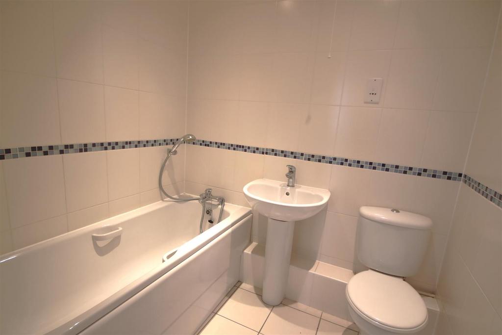 Family Bathroom.JPG