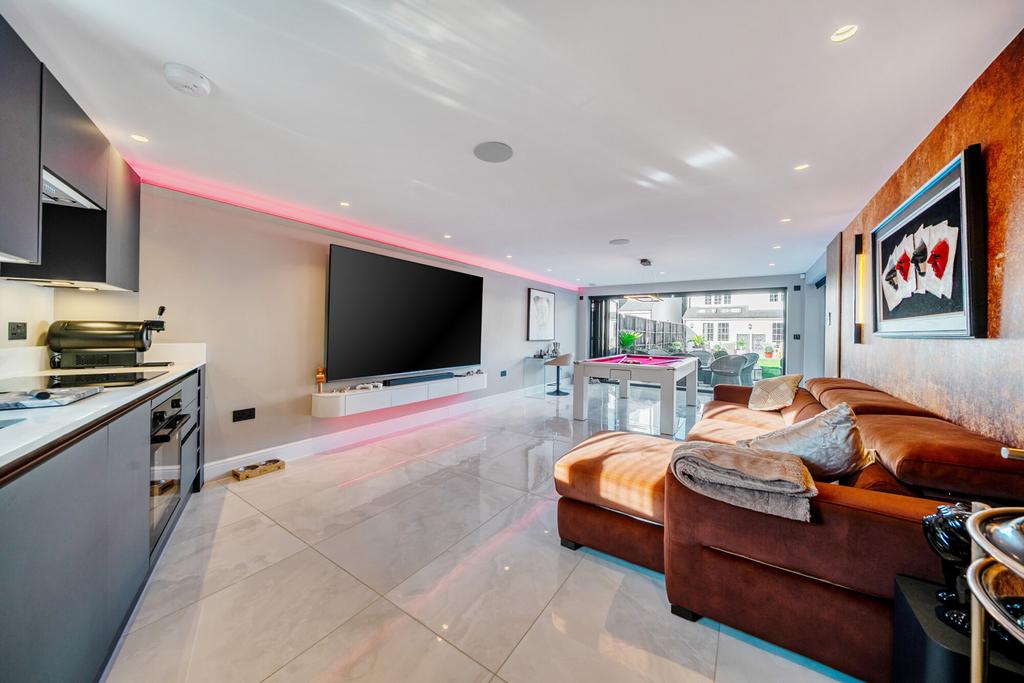 1375468-11-690a25...