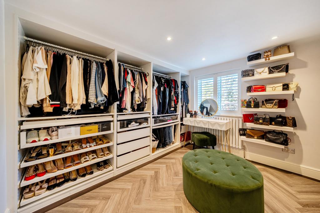 1375468-17-690a26...