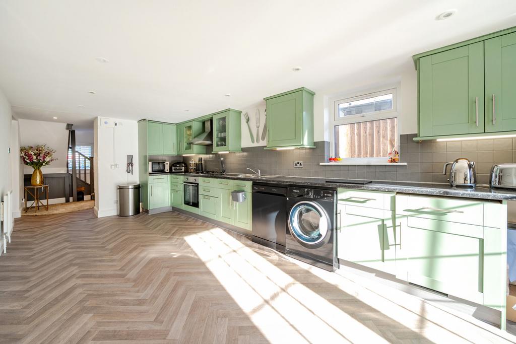 1375468-27-690a27...