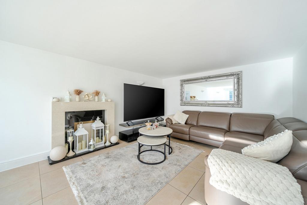 1375468-18-690a27...