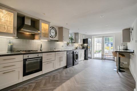 4 bedroom detached house for sale, Oxford Road, Gerrards Cross, Buckinghamshire