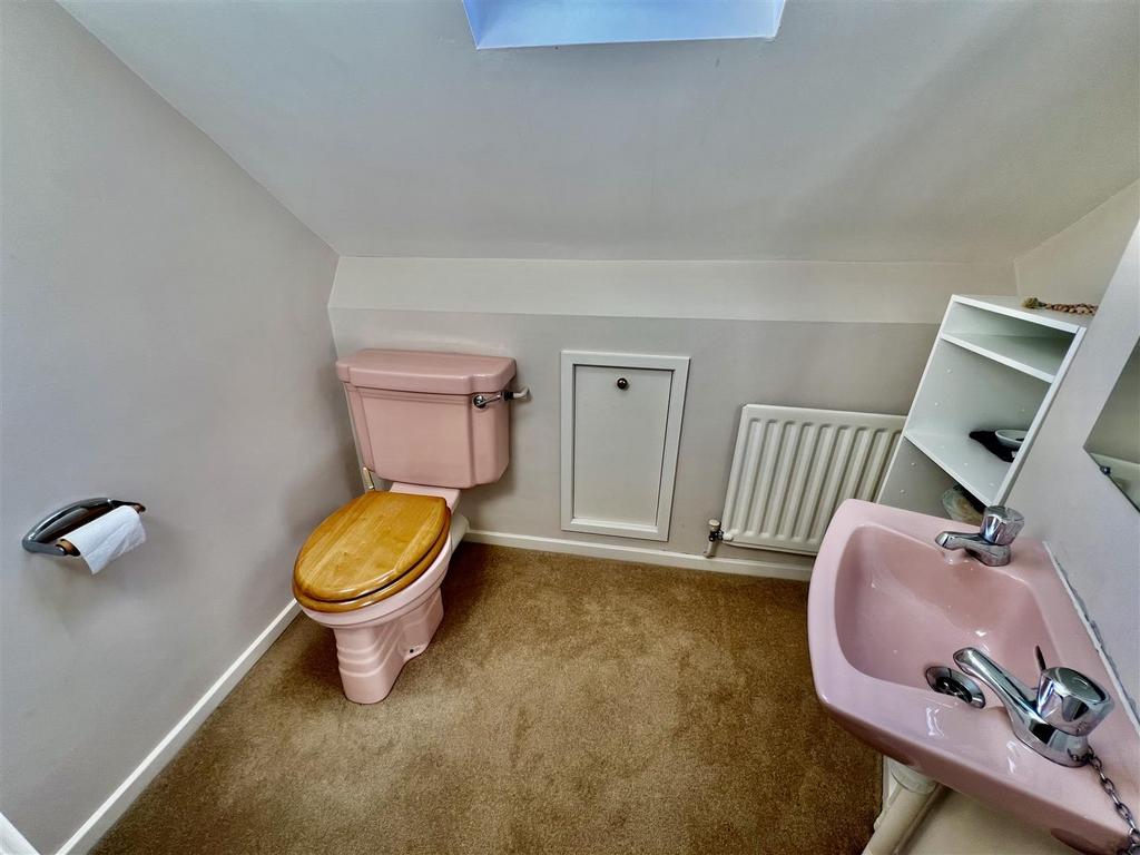 &#96;wc 1 st floor