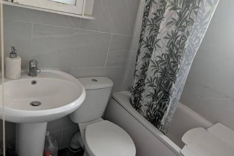1 bedroom in a house share to rent, Tottenham, N17