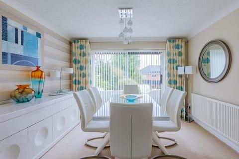 4 bedroom detached house to rent, The Spinney, Bristol BS32