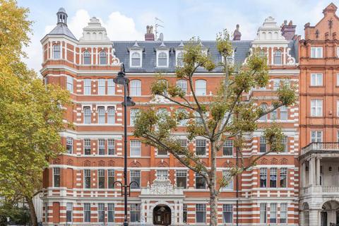 3 bedroom flat for sale, Queen's Gate, London, SW7