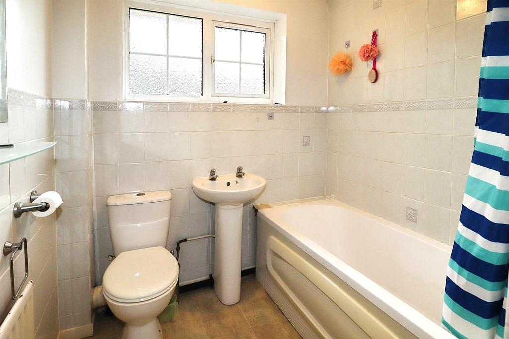 D36c0955-Bathroom.JPG