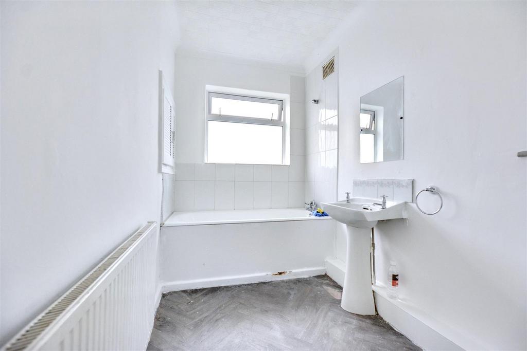 Bathroom 1.jpeg