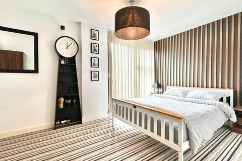 2 bedroom apartment for sale, Oberon Court, London E6