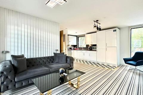 2 bedroom apartment for sale, Oberon Court, London E6