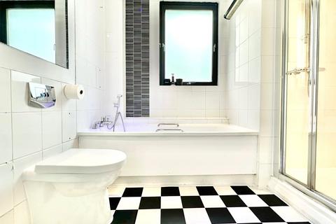 2 bedroom apartment for sale, Oberon Court, London E6