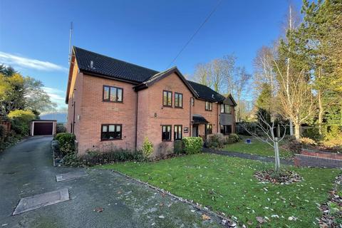 2 bedroom flat for sale, Carisbrooke Court, Stoneygate