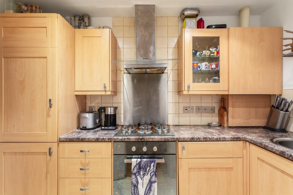 Kitchen (2).jpg