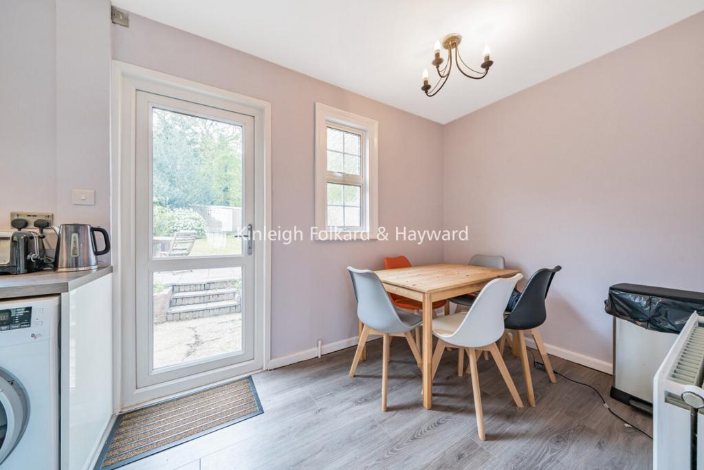 Kitchen Dining Area