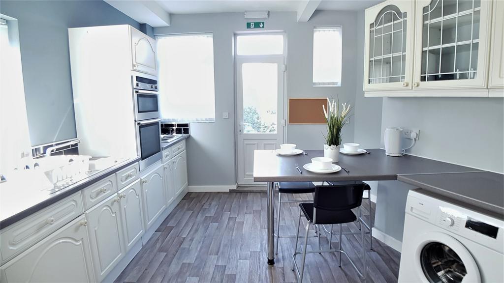 Kitchen main