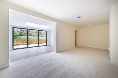 2 bedroom semi-detached bungalow for sale, Ross Way, Red House Farm, NE3