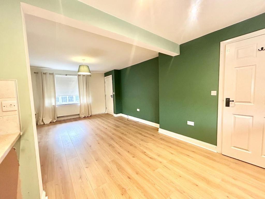 Open-Plan Kitchen &amp; Lounge