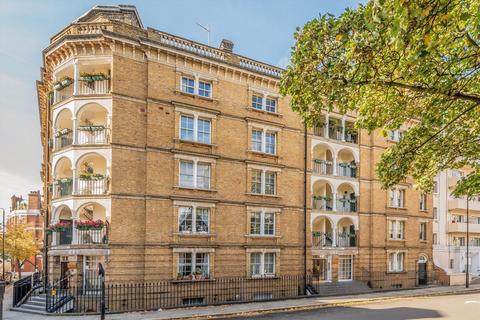 1 bedroom flat for sale, Mall Chambers, London W8