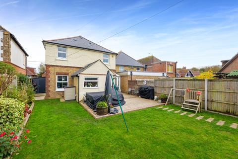 4 bedroom detached house for sale, Canterbury Road, Lyminge, CT18