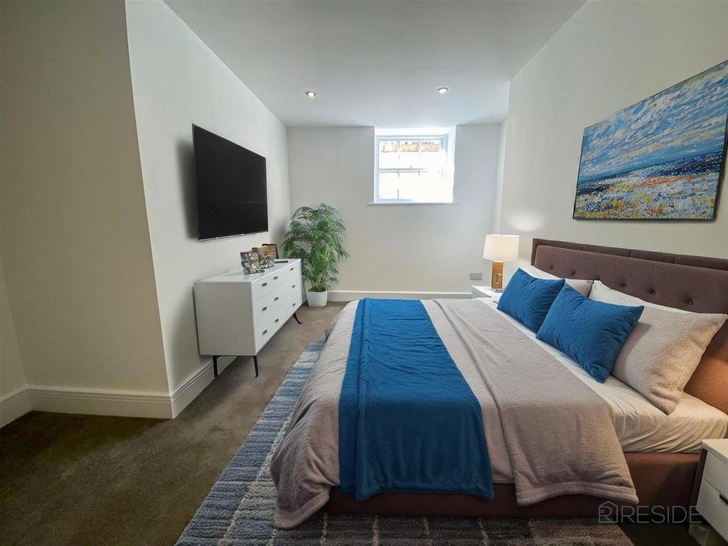 QBpr011l Bk Gh9meyoq59i A - Bedroom - Standard - 1.jp