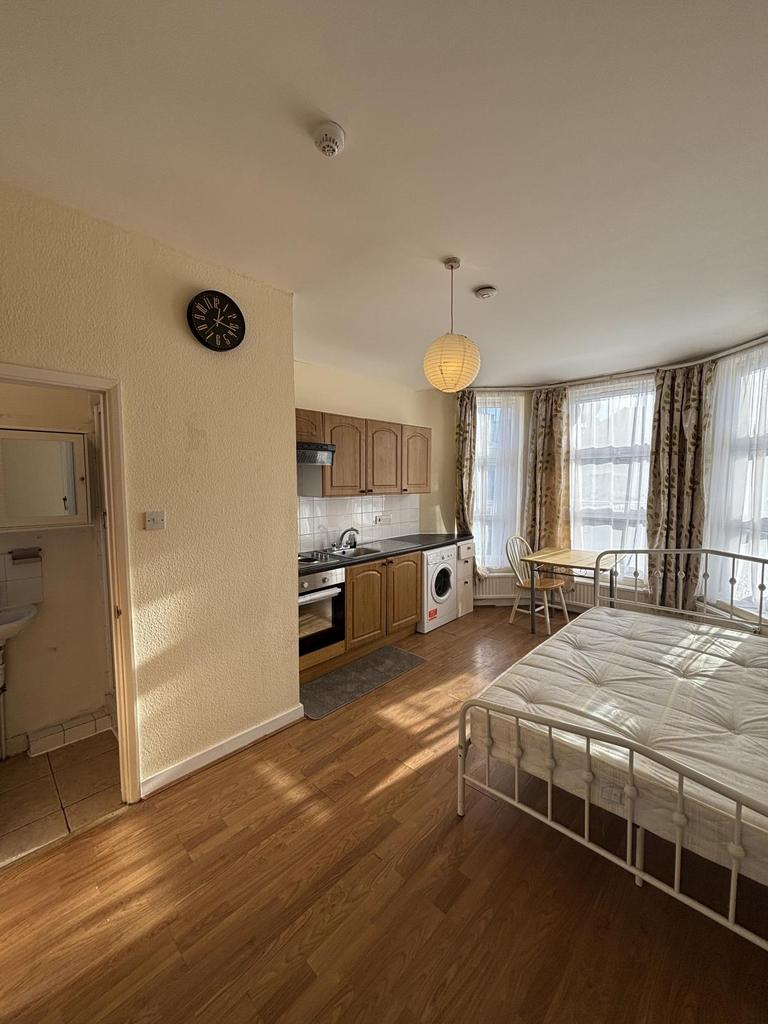 Studio to rent Sylvan Avenue, London N22